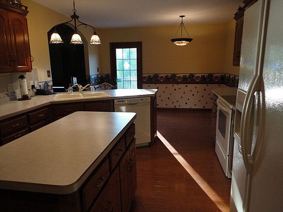 5th image of 5100 Willowby Dr