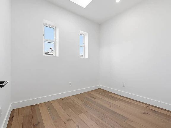 2nd image of 1579 Dekalb Ave #2R