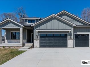 2716 NW Greenwood St, Ankeny, IA 50023