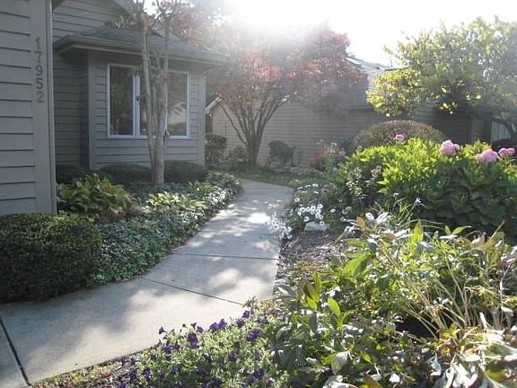2nd image of 17952 Ashmont Pl