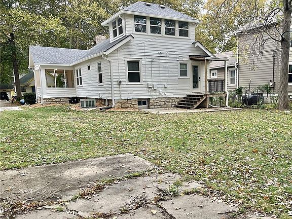 2nd image of 7225 Jefferson St