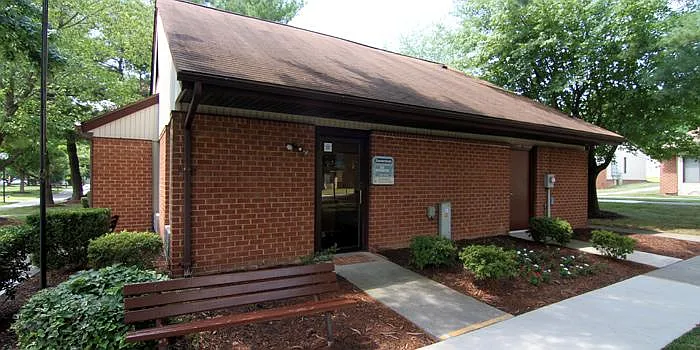 2527 Wilson Blvd — Photo 4