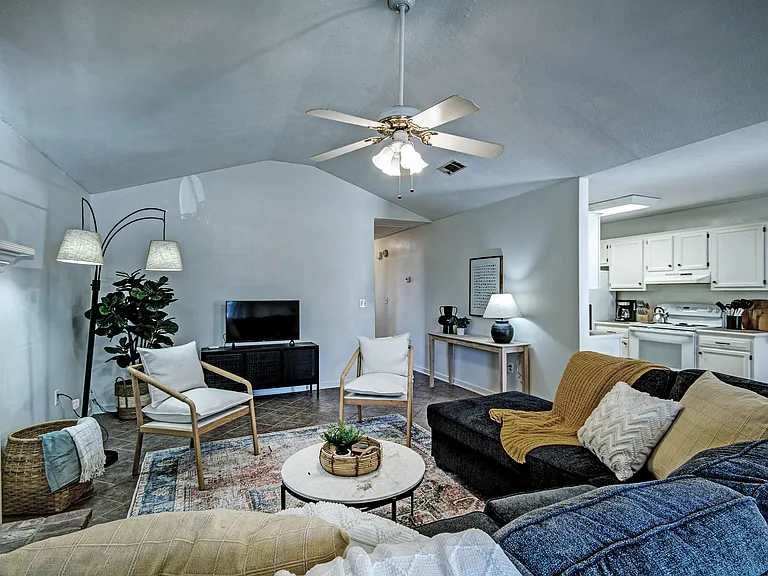 1221 Barnett Bend Cv — Photo 12