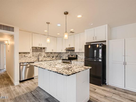 2nd image of 3201 W LARKSPUR Drive