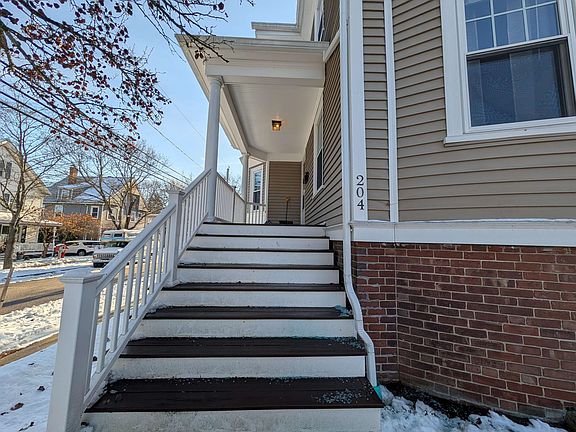 3rd image of 204 Rockland St
