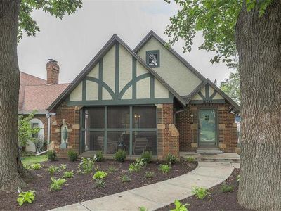 420 E Gregory Blvd, Kansas City, MO, 64131