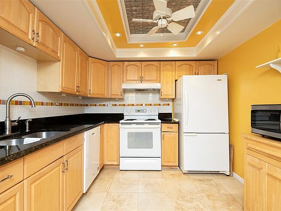3rd image of 19029 Us Highway 19 N APT 9-309
