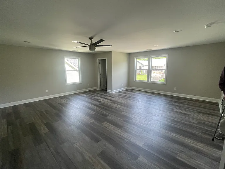 709 Rockcliff St — Photo 5