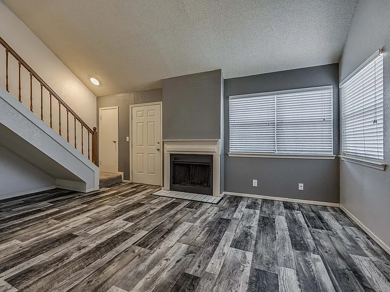 Lexington Commons - Living Room & Fireplace