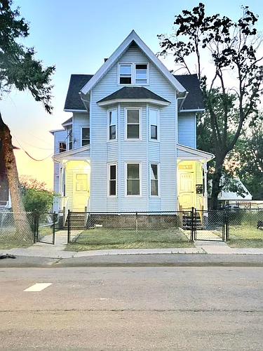 47 Williams St #1 Photo 1