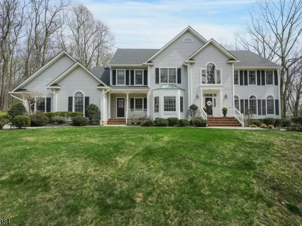 2 Knollwood Ter, Chester Twp., NJ 07930