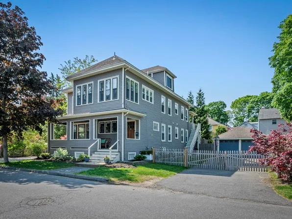 26 Cedar St Floor 2, Marblehead, MA 01945