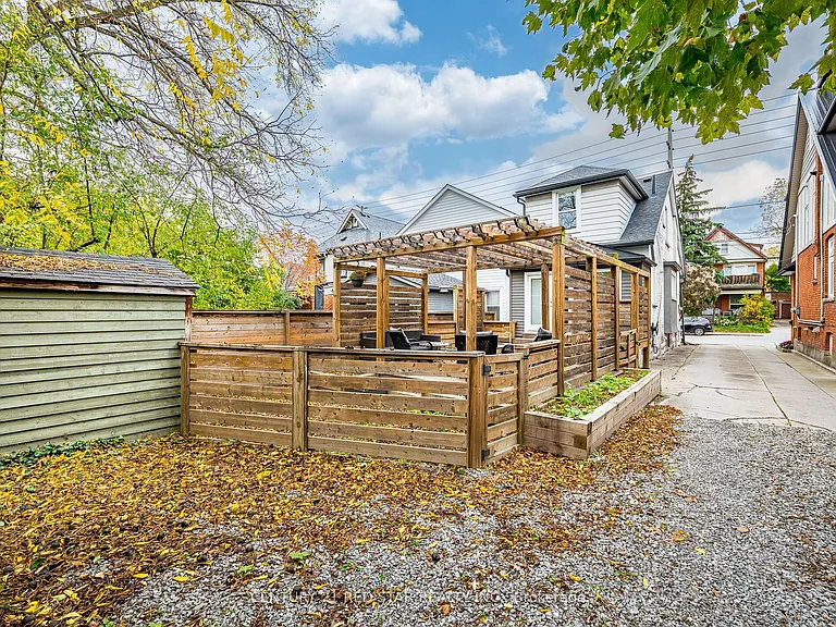 458 Dundurn St S — Photo 42
