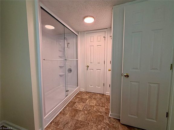 5th image of 3076 Main St