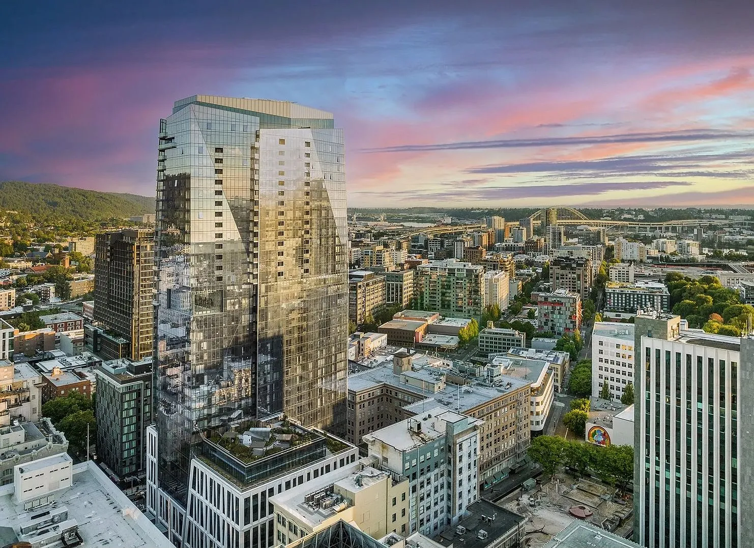 Exclusive Luxury Condo Located In The Ritz-Carlton of Portland - Breathtaking Views, Gym, Pool, S... — Photo 1