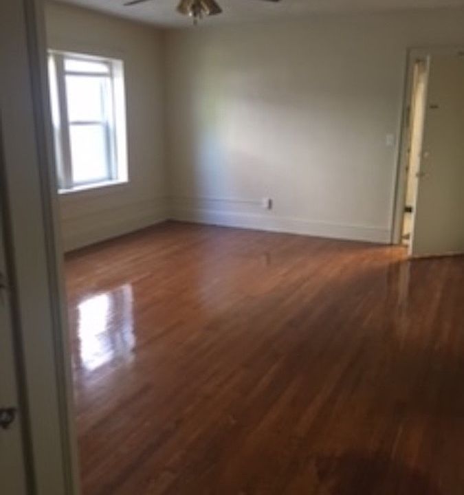 2nd image of 1000 Bellevue Ave APT 12