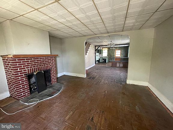4th image of 148 Beverly Ave