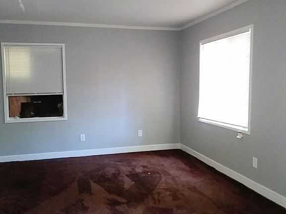 2nd image of 1316 Robin Hood Ln