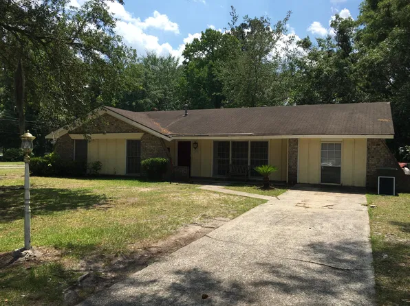 401 Myrtle Ln, Hinesville, GA 31313