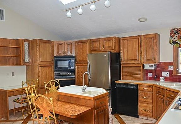 5th image of 66 Sewall St