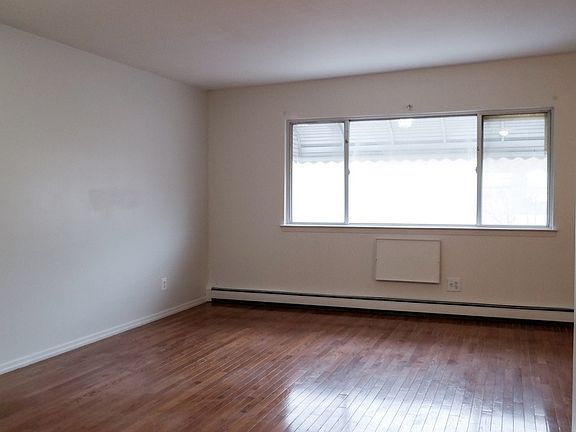 4th image of 520 Central Ave #1