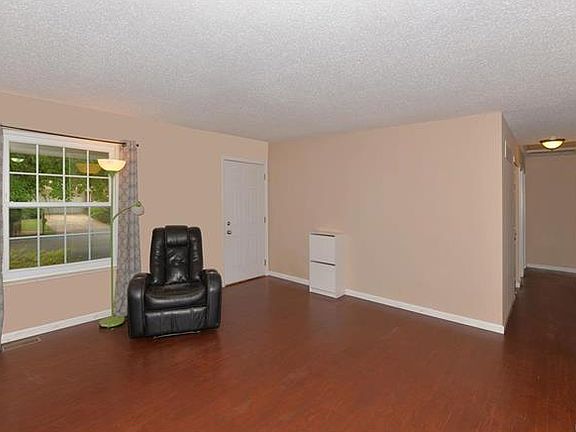 3rd image of 6610 Cortena Dr