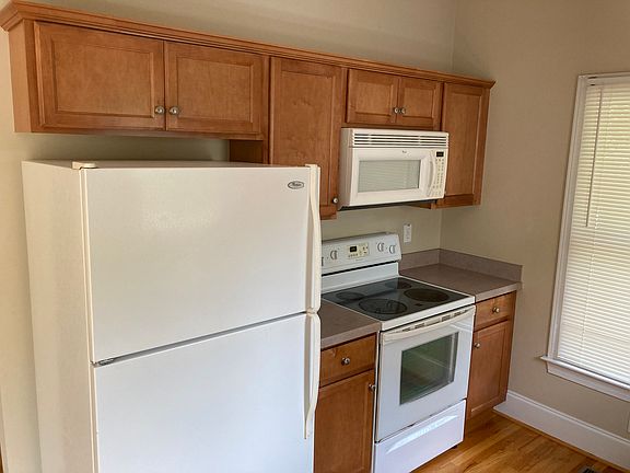 2nd image of 813 Giles Rd