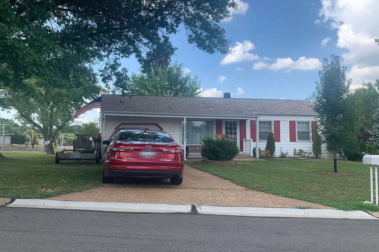 1001 Dauphine Ln photo 1