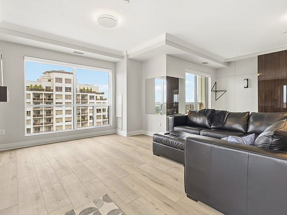 5th image of 330 Ridout St N #2704