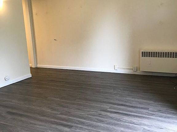 4th image of 1717 E Jefferson St #105