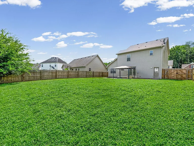 3569 Southwood Dr — Photo 34