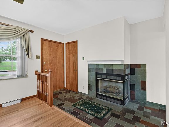 3rd image of 8816 Crest Oak Ln