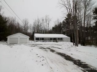 1 Journeys End Ln, Winthrop, ME 04364