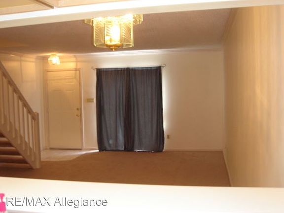 4th image of 401 Camberley Way APT K