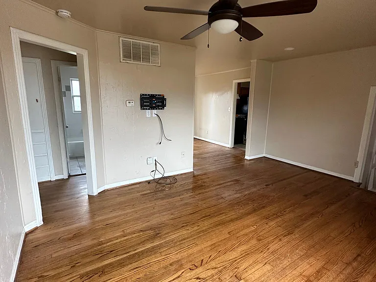 2336 Westlawn Pl — Photo 13