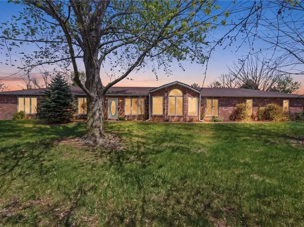 36900 E Church Rd, Oak Grove, MO 64075