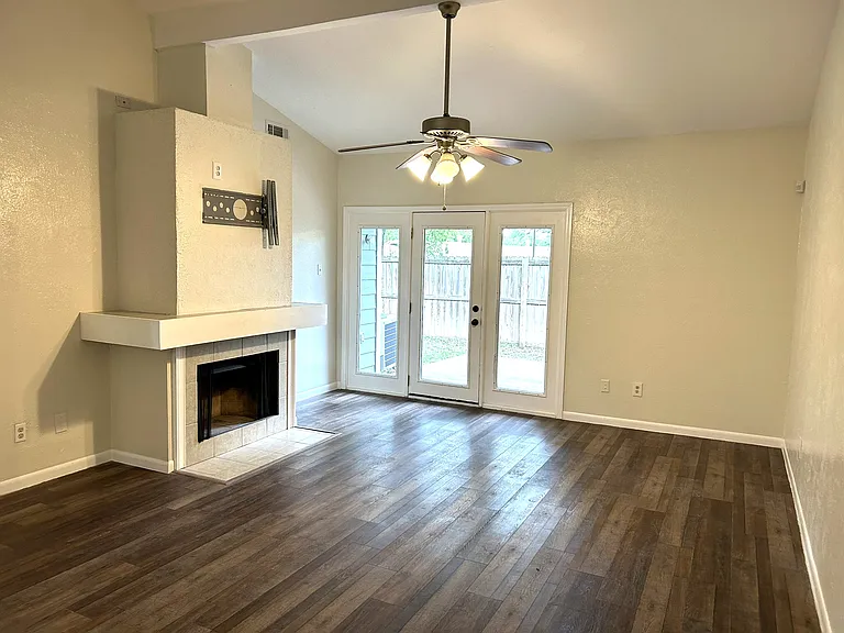 2800 Longmire Dr #44 — Photo 4