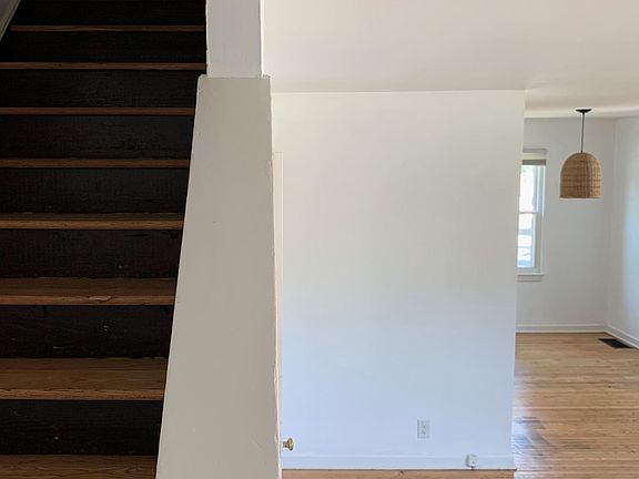4th image of 4455 Indianola Ave APT 1