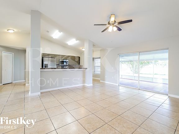 3rd image of 612 Camel Ln