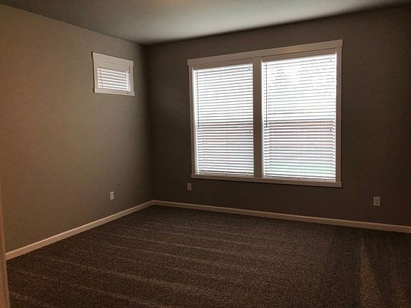 4th image of 10523 NE 103rd Ct