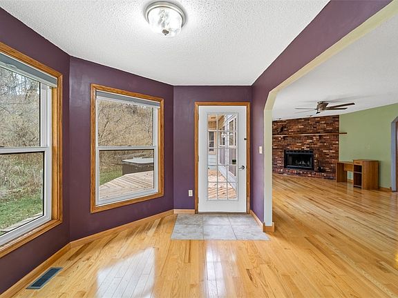 5th image of 27280 Wildwood Dr