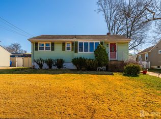 162 Rutherford Ave, Woodbridge, NJ 07095