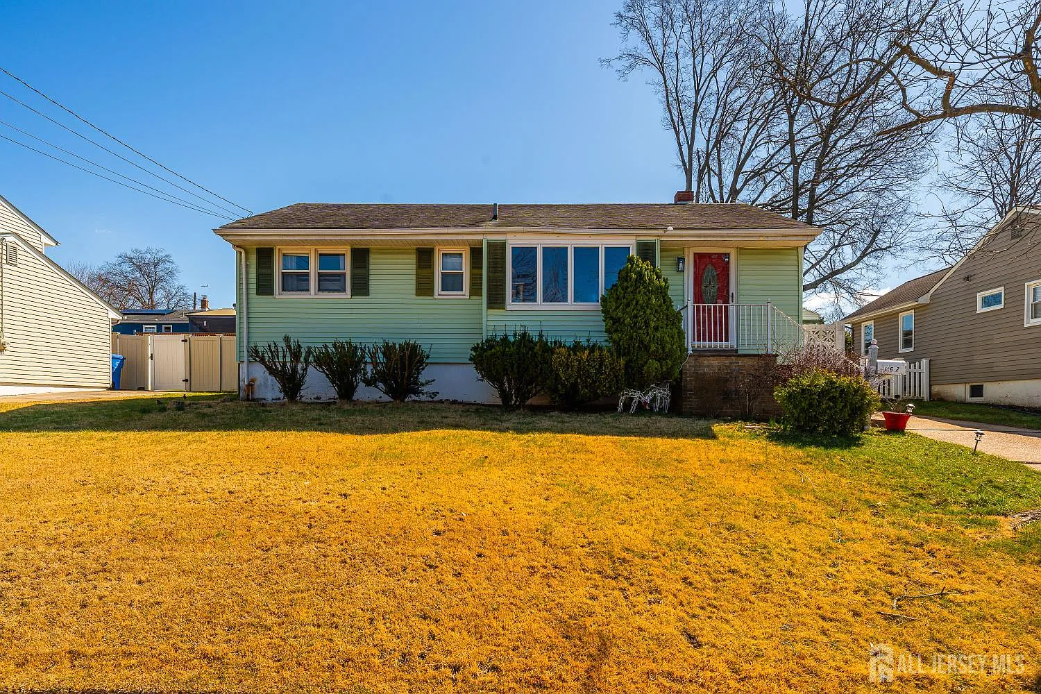 162 Rutherford Ave photo 1