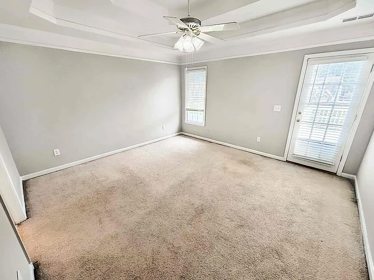 2092 Drogheda Ln — Photo 13