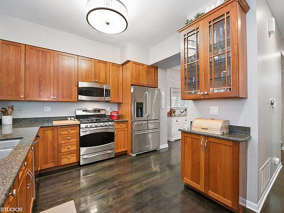5th image of 1644 W Wabansia Ave