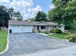 32 Barton Dr, Freedom, PA 15042