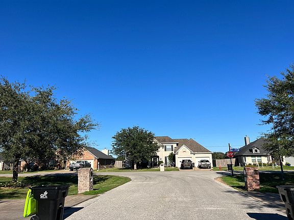 5th image of 3803 Crestwood Cir