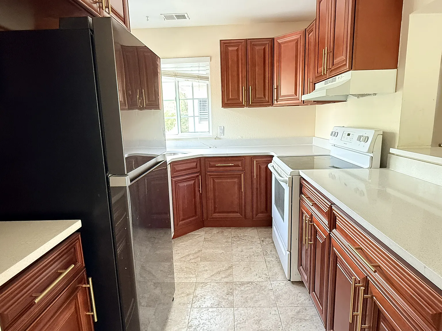 2 bed, 977 sqft, $2,750 — Photo 2