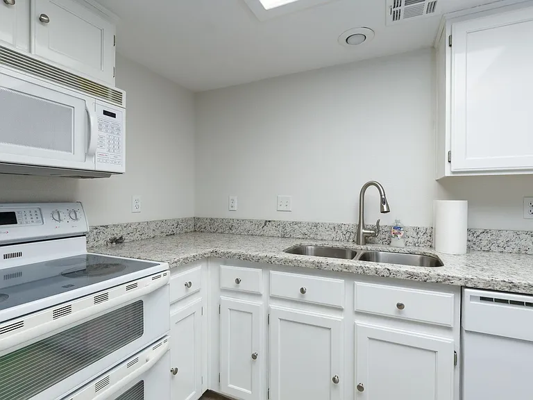 520 Turtleback Rd #B — Photo 5