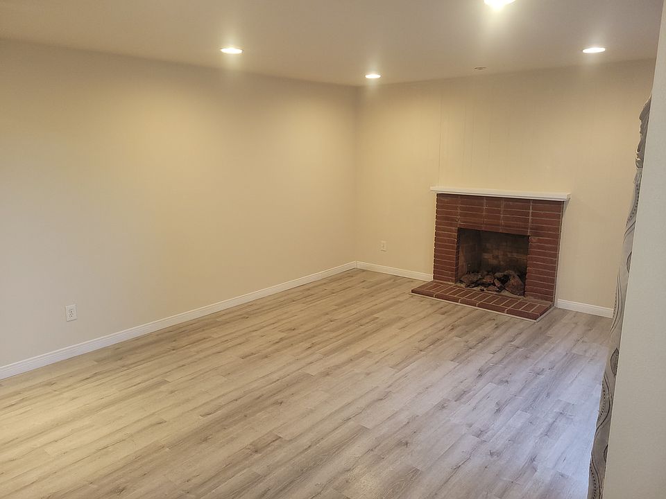 1st image of 15071 Sevilla Cir